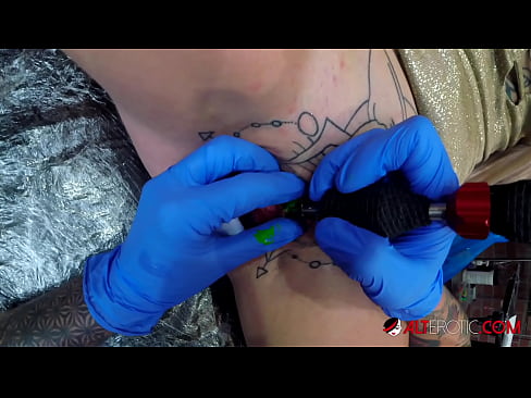 ❤️ Sully Savage oo aad u tattooed ayaa Kintirkeeda ku sawirtay tattoo ❤❌ Galmo ﹏